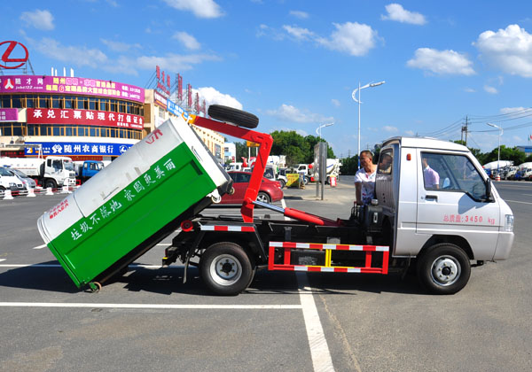  东风小康车厢可卸式垃圾车