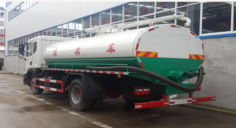  东风D9宽体多利卡11.5方吸粪车