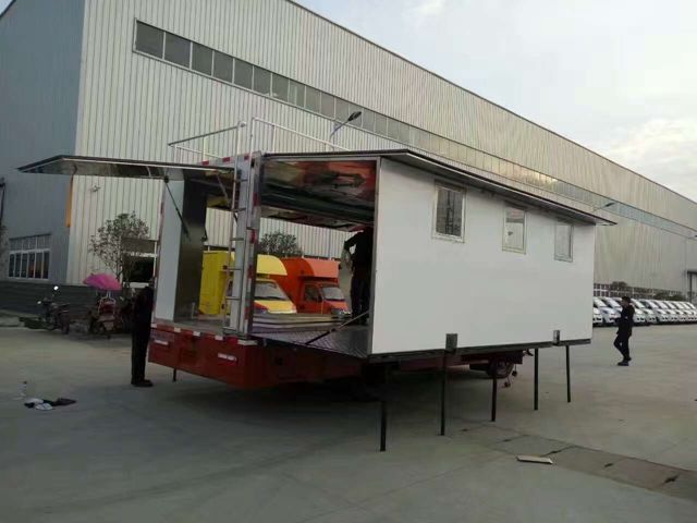  依维柯餐车
