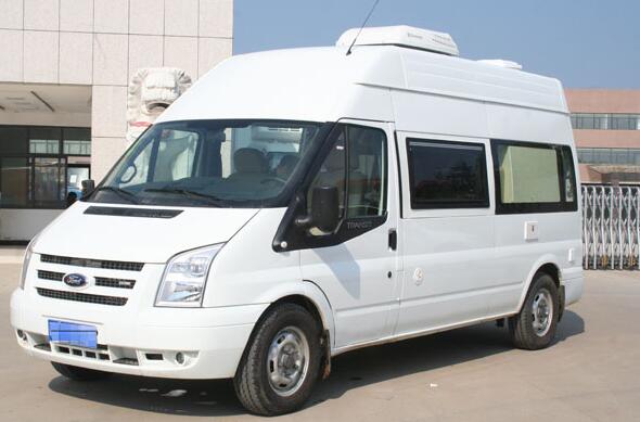  福特旅居车