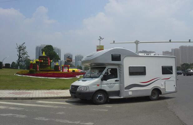  依维柯旅居车